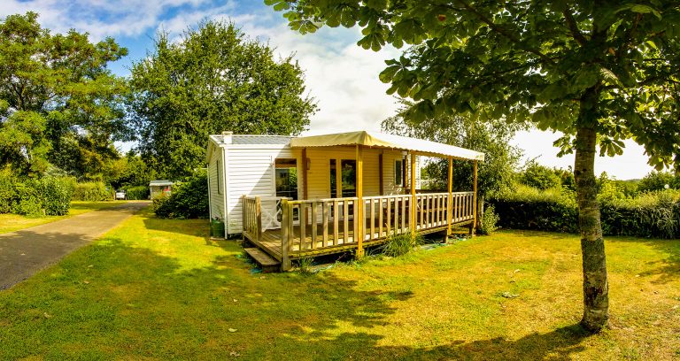 Vue d'une location de Mobil Home au camping à Lorient Ty Nenez