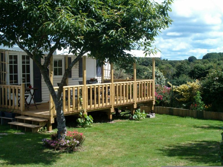 Vu sur une terrasse de mobil home dans la nature à Lorient au camping Ty Nenez