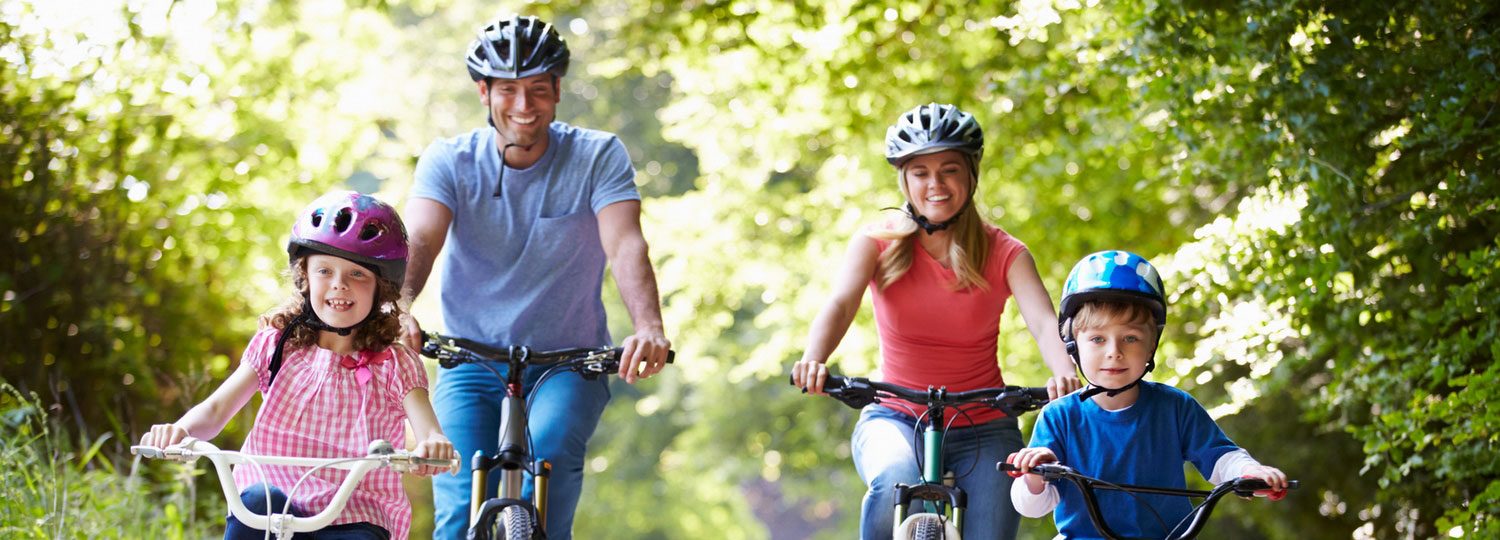 Ty Nenez : famille qui fait du vélo